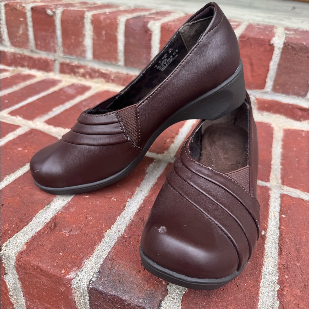Elegant Brown Women's Loafers Soft Style Size 7